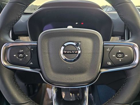 Used 2023 Volvo XC40 Recharge Ultimate image 23