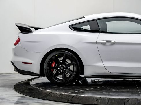 Used 2016 Ford Mustang Shelby GT350R w/ GT350R Equipment Group 920A image 21