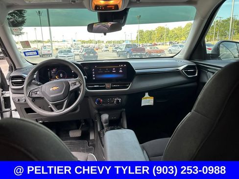 Used 2024 Chevrolet TrailBlazer LS w/ LS Convenience Package FWD image 18