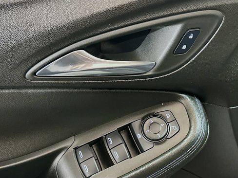 Used 2025 Buick Encore GX Sport Touring FWD image 14
