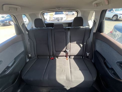 Used 2023 Nissan Rogue S image 38