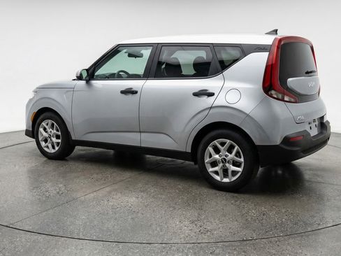 Used 2025 Kia Soul LX w/ LX Technology Package FWD image 6