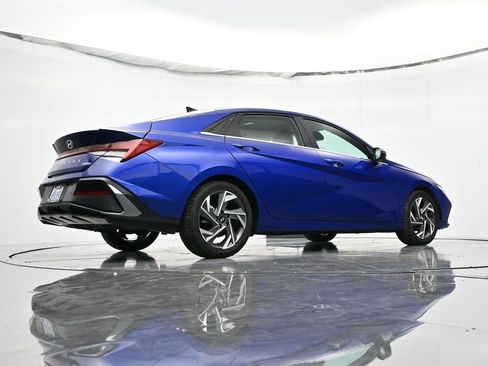 Used 2024 Hyundai Elantra Limited image 51