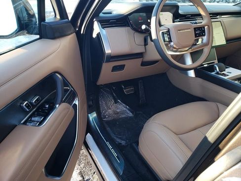 New 2026 Land Rover Range Rover SE image 9