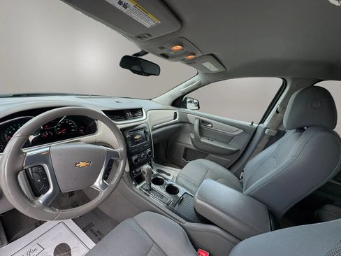 Used 2017 Chevrolet Traverse LT FWD image 11