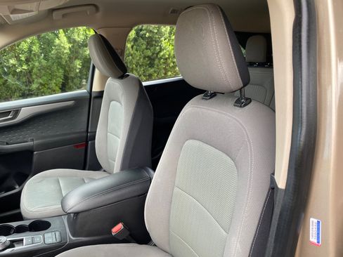 Used 2020 Ford Escape S image 28