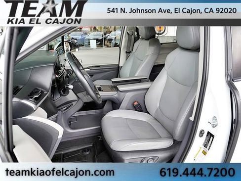Used 2022 Toyota Sienna XLE w/ XLE Plus Package FWD image 15
