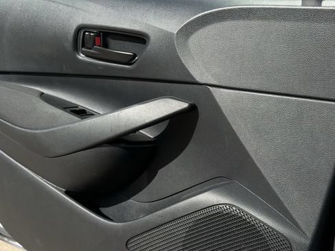 Used 2025 Toyota Corolla LE FWD image 23
