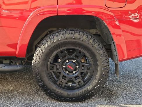 Used 2021 Toyota 4Runner SR5 Premium w/ Moonroof Package image 32