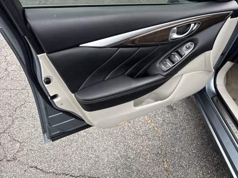 Used 2018 INFINITI Q50 Luxe w/ Essential Package (3.0T Luxe) image 10