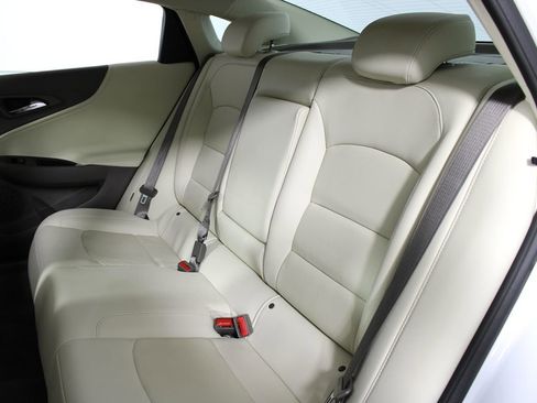 Used 2024 Chevrolet Malibu LT image 30