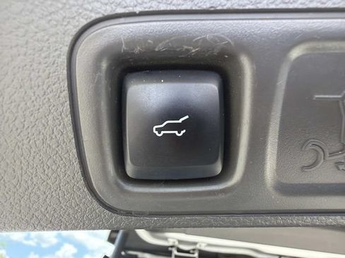 Used 2018 Ford Expedition Max XLT w/ Equipment Group 202A RWD image 19