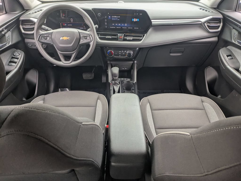 Used 2025 Chevrolet TrailBlazer LT AWD/4WD image 24