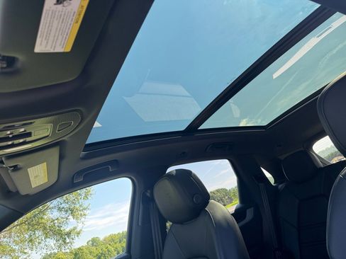 New 2025 Porsche Cayenne S image 19