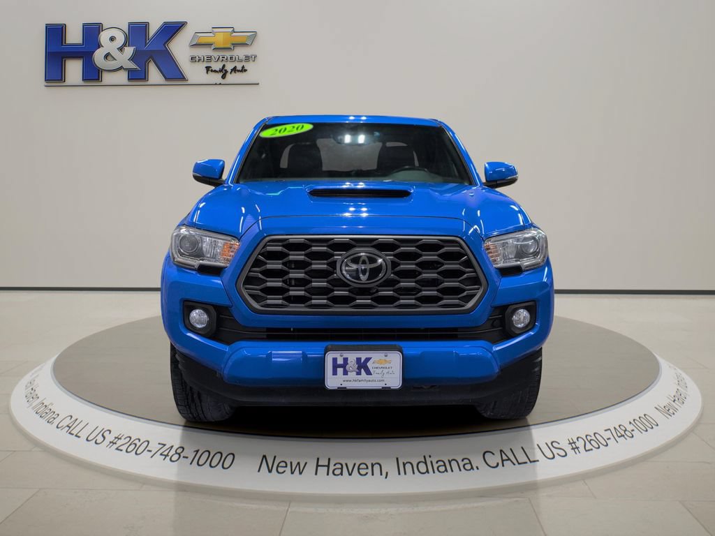 Used 2020 Toyota Tacoma TRD Sport AWD/4WD image 2