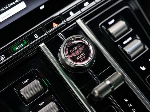 New 2025 Aston Martin V8 Vantage Coupe image 40