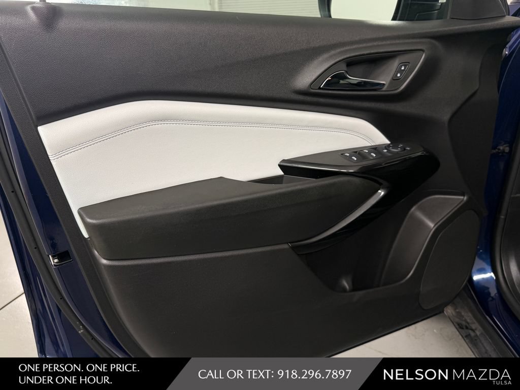 Used 2024 Chevrolet Trax LT w/ LT Convenience Package FWD image 20