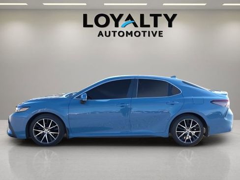 Used 2023 Toyota Camry SE w/ Cold Weather Package image 2