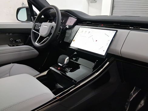 New 2026 Land Rover Range Rover Sport SE image 31