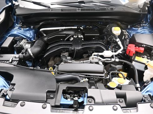 Used 2025 Subaru Forester Premium AWD/4WD image 17