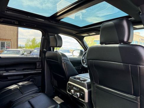 Used 2019 Ford Expedition XLT w/ Equipment Group 202A AWD/4WD image 20