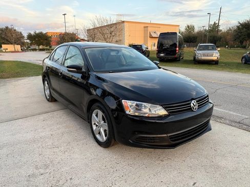 Used 2012 Volkswagen Jetta TDI image 3
