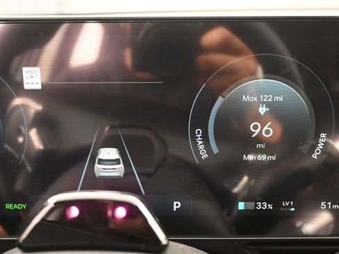 Used 2025 Hyundai Ioniq 5 SE RWD image 17