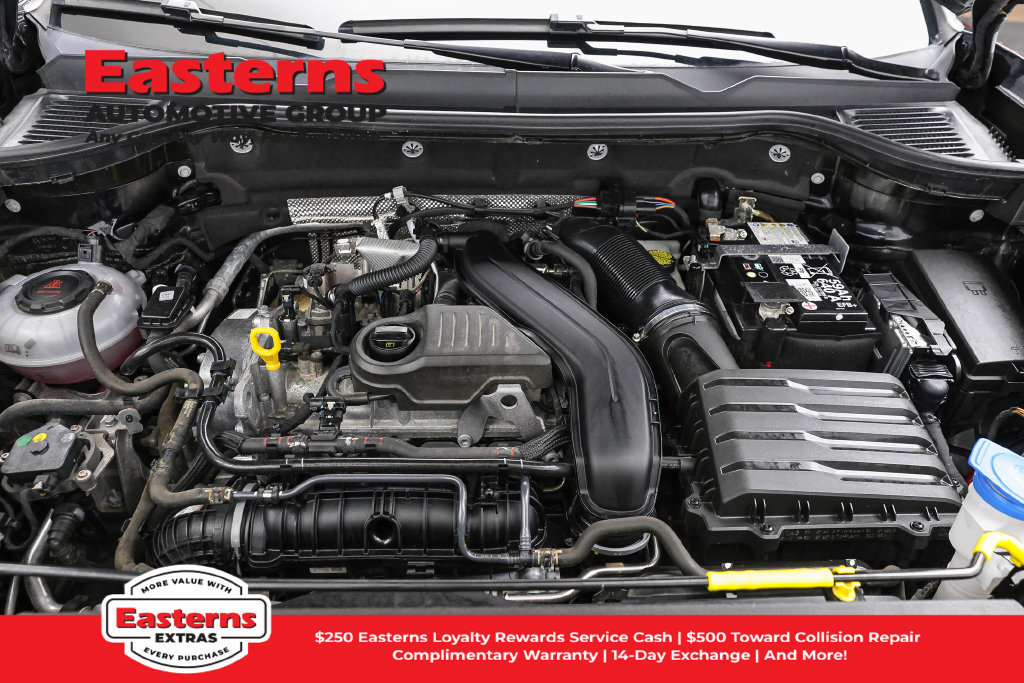 Used 2025 Volkswagen Taos SE FWD image 8