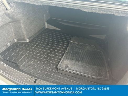 Used 2016 Chevrolet Impala LT image 28