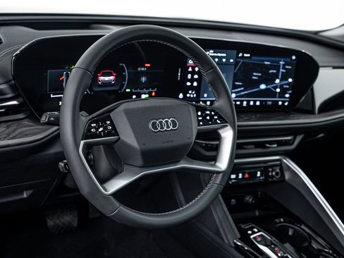 Certified 2025 Audi Q5 Premium w/ Premium Plus AWD/4WD image 9