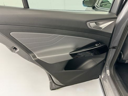 Used 2023 Volkswagen ID.4 Pro S image 28