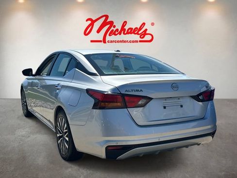 Used 2024 Nissan Altima 2.5 SV FWD image 4