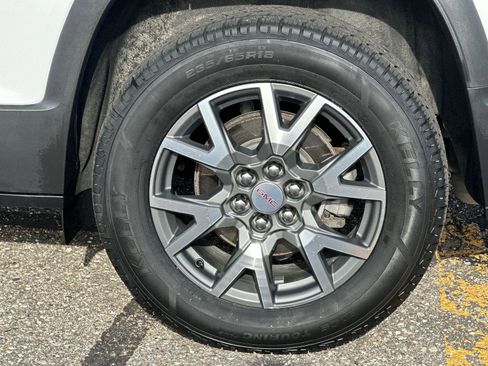 Certified 2022 GMC Acadia SLE image 33