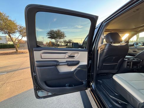 Used 2019 RAM 1500 Limited w/ Body Color Bumper Group image 21