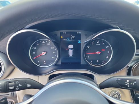 Used 2022 Mercedes-Benz GLC 300 image 23