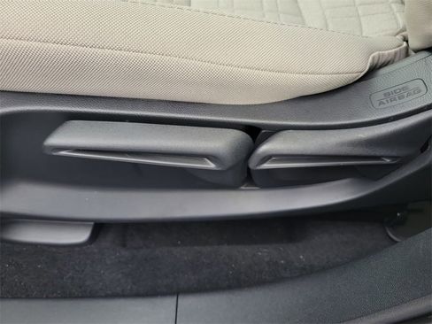 Certified 2026 Honda HR-V LX image 23