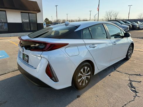Used 2022 Toyota Prius Prime LE image 14