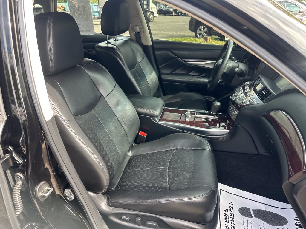 Used 2015 INFINITI Q70 3.7 RWD image 23