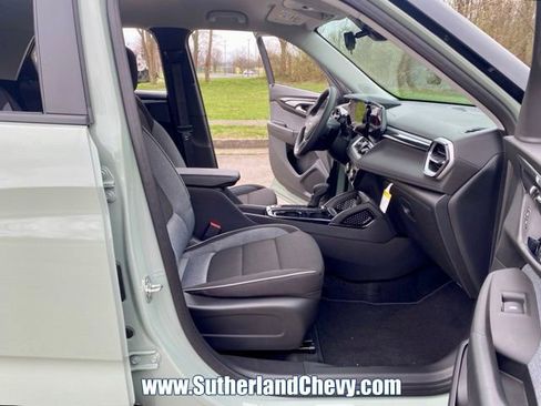 New 2026 Chevrolet TrailBlazer LT w/ Driver Confidence Package AWD/4WD image 17