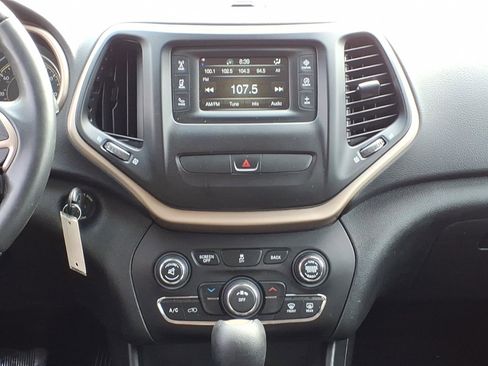Used 2015 Jeep Cherokee Latitude image 11