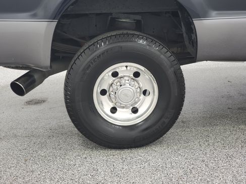 Used 2004 Ford F350 XL AWD/4WD image 3