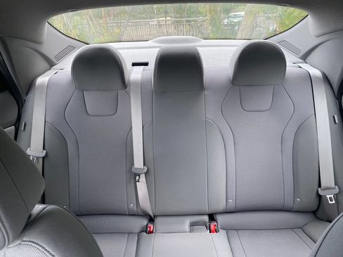 Used 2025 Hyundai Elantra SE w/ Cargo Package FWD image 18