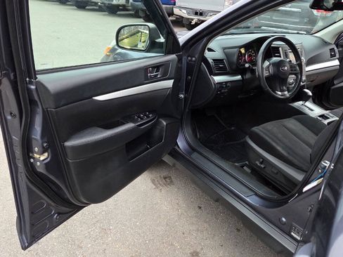 Used 2014 Subaru Outback 2.5i Premium AWD/4WD image 24