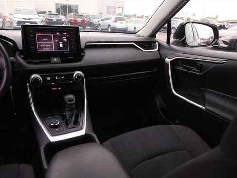 Certified 2022 Toyota RAV4 LE AWD/4WD image 24
