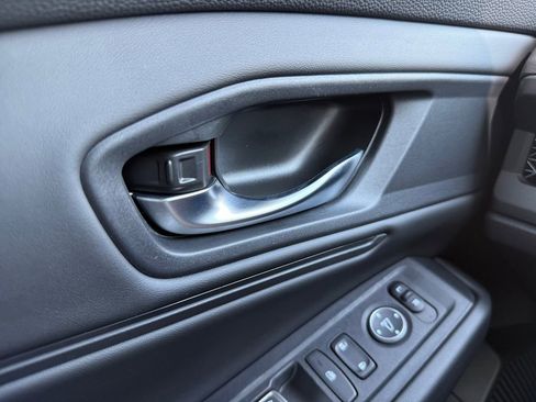 Used 2025 Honda Accord SE image 27