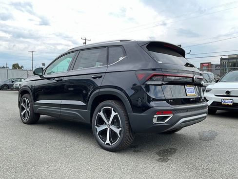 New 2025 Volkswagen Taos SEL image 6