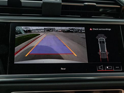 Certified 2025 Audi Q3 2.0T Premium image 13