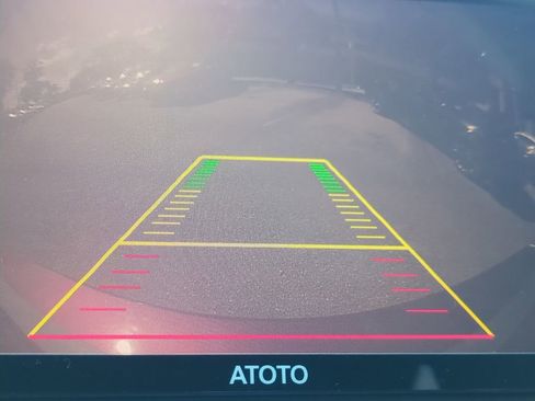 Used 2014 Dodge Challenger R/T image 21