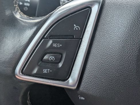 Used 2016 Chevrolet Camaro LT RWD image 11