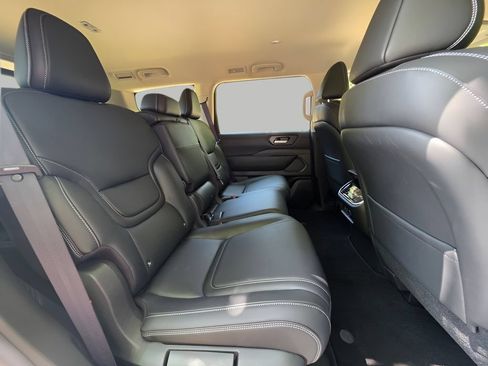 Used 2026 Nissan Armada SV AWD/4WD image 8